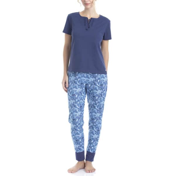 Pijama con Bordados y Lazo Ajustable
