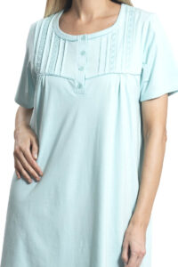 Camisa algodón liso con alforzas y pasacinta