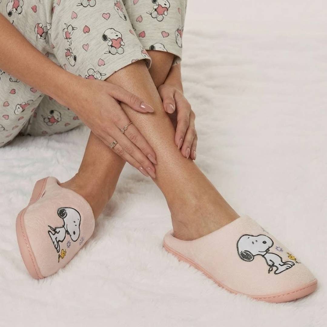 Pantuflas Snoopy Mujer | Suavidad y Alegría para Tu Hogar