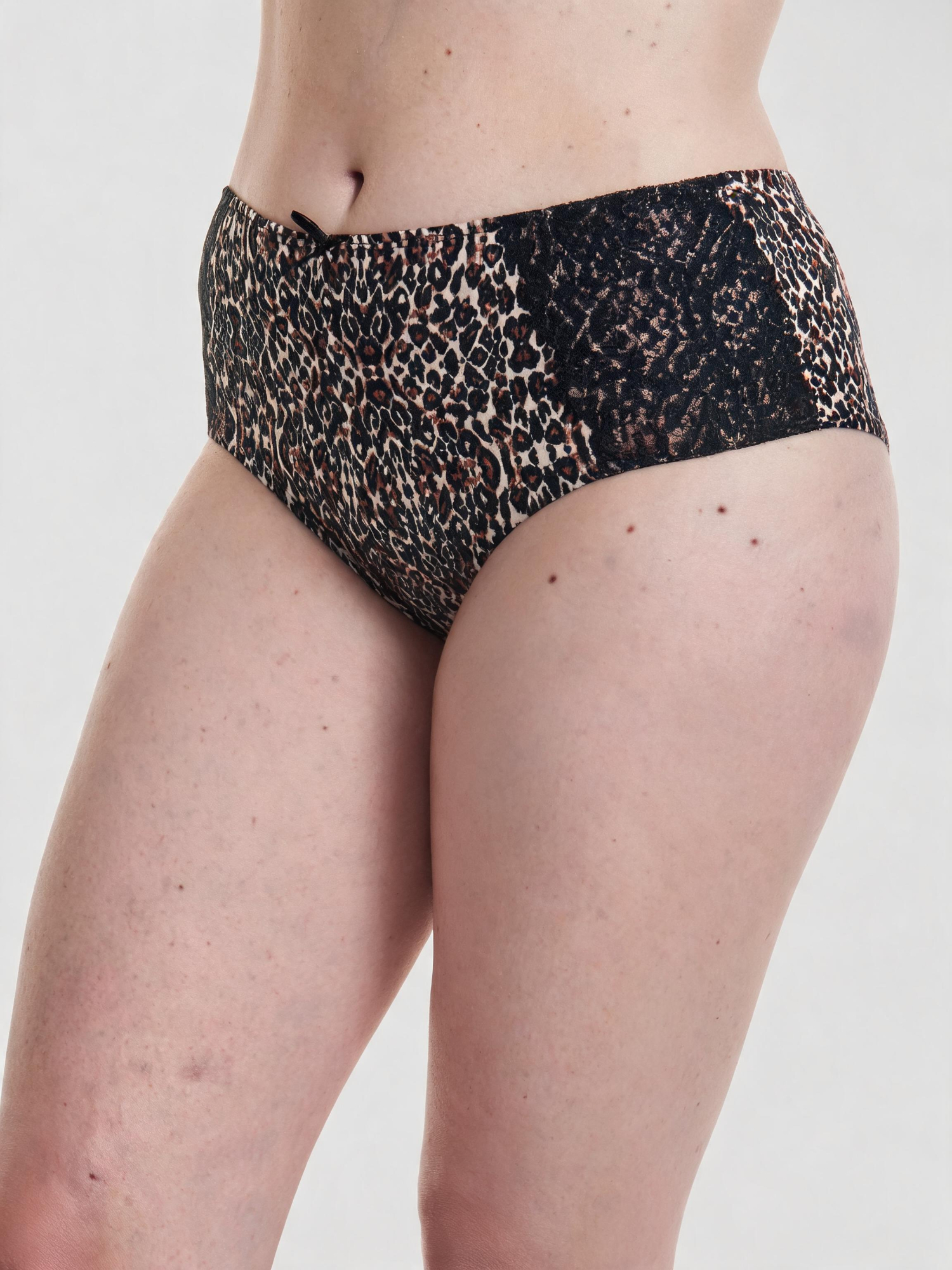 Pantaleta a la Cadera Encaje | Sensualidad y Comodidad