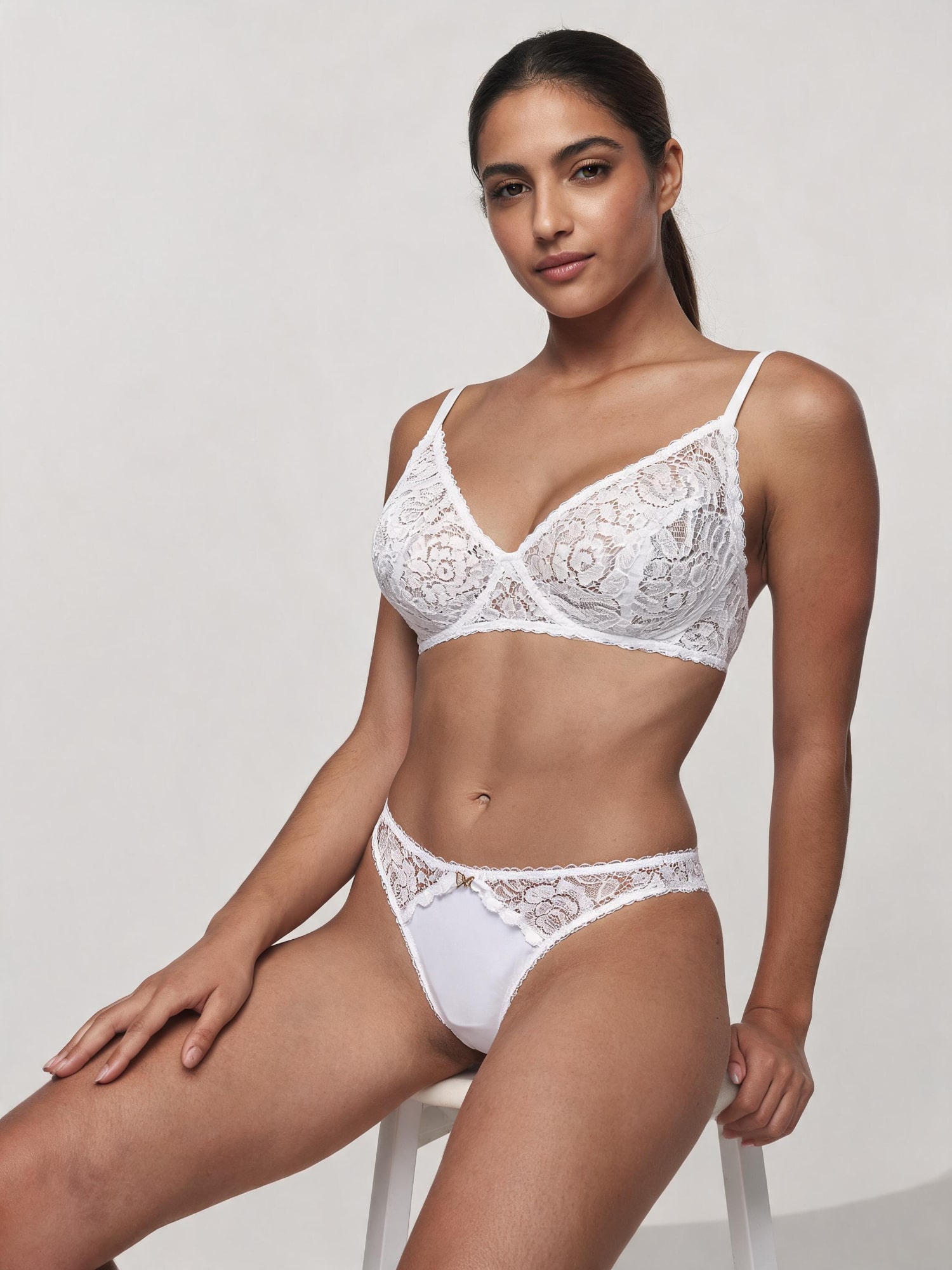 Colaless Microfibra & Encaje | Discreción y Seducción