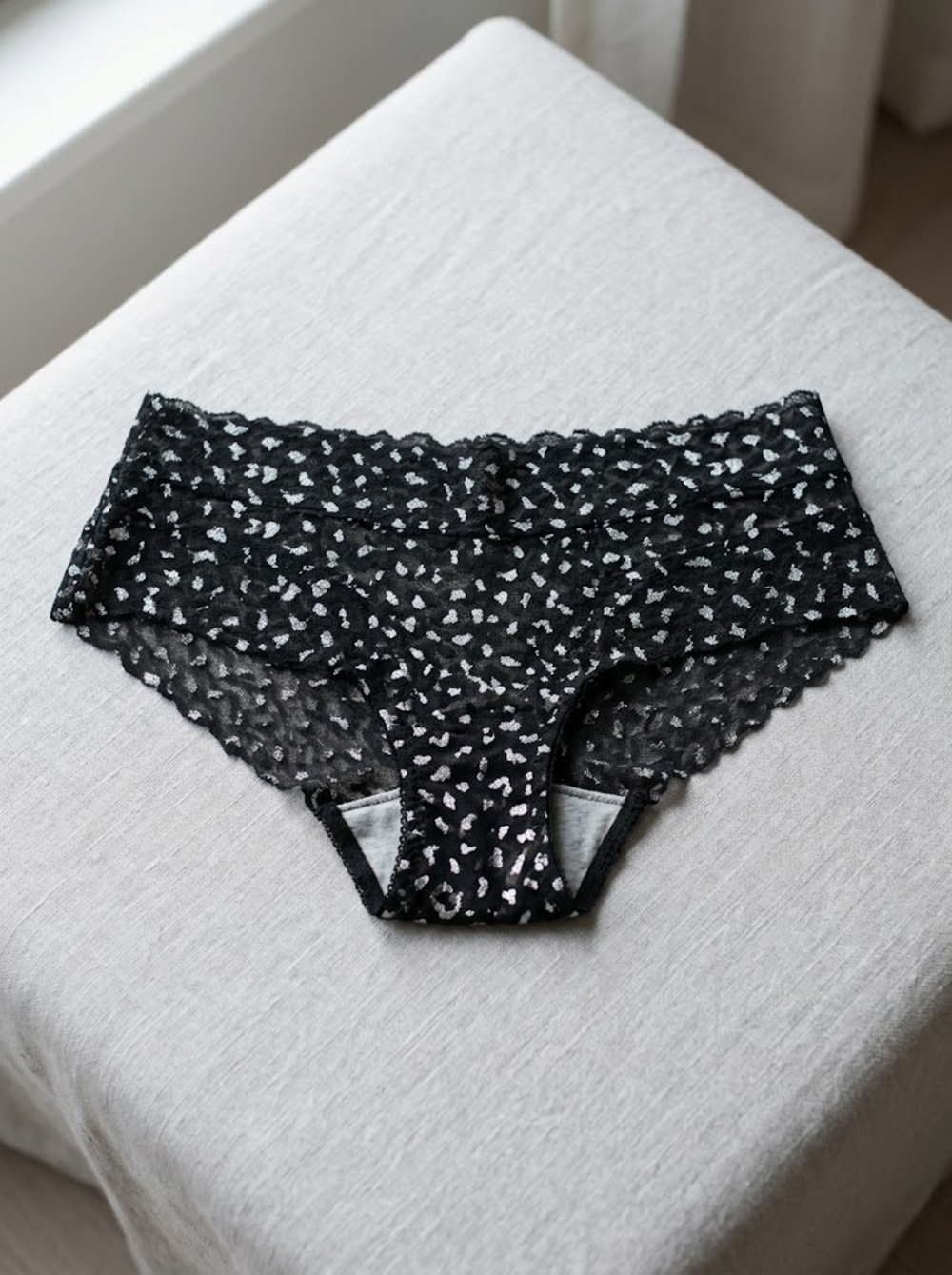 Pantaleta Encaje Plateados | Sensualidad y Comodidad